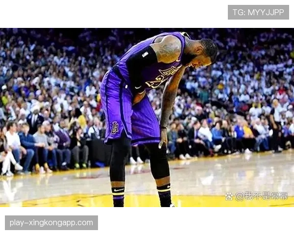 湖人主场逆转快船赢得关键卡位战 詹姆斯关键时刻表现稳定